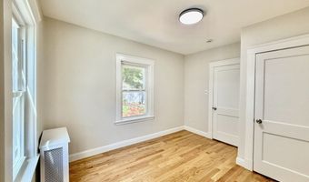 21 Upcrest Rd SF, Boston, MA 02135