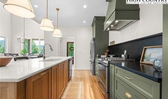 2181 Broadstone Rd, Banner Elk, NC 28604