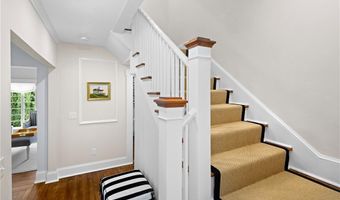 5 Pell St, Newport, RI 02840