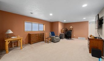 1012 E Magnolia Dr, Brandon, SD 57005