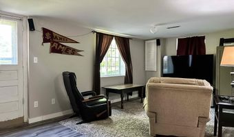 424 Hilltop Rd, Ames, IA 50014