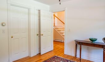 24 Surrey Ln, Falmouth, ME 04105