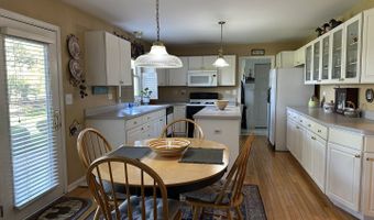 1850 White Oak Dr, Algonquin, IL 60102