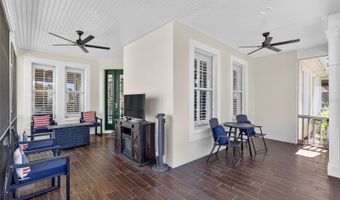 5610 GOLDEN ISLES Dr, Apollo Beach, FL 33572