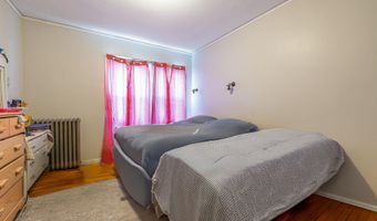 31 Drummond St, Auburn, ME 04210