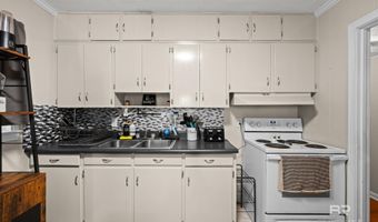 1605 Mcmillan Ave, Bay Minette, AL 36507