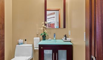 10 Ocean View Dr, Middletown, RI 02842