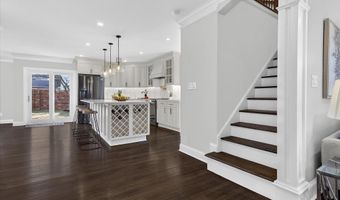 1607 N GLEBE Rd, Arlington, VA 22207