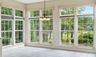 16 Greenways Ln, Lakewood, NJ 08701