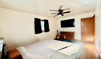 922 S Oak Ave, Aurora, MO 65605
