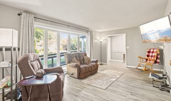 6709 Yellowstone Pkwy, Indianapolis, IN 46217