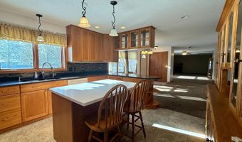 236 Wilson St, Alden, MN 56009