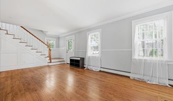17 Norman Ave, Amityville, NY 11701