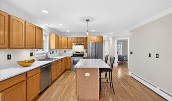 22 Emerald Ln, Bethany, CT 06524