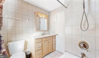 102 MERIDEN Dr, Hockessin, DE 19707
