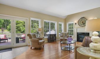 21 Wiggin Rd, Bedford, NH 03110