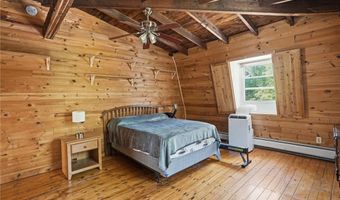 7 Nichols Ln 7, Hopkinton, RI 02832