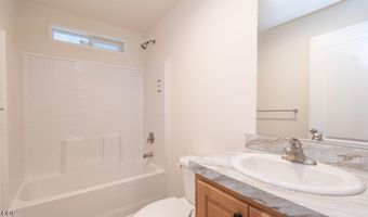 61071 Chuckanut Dr, Bend, OR 97702
