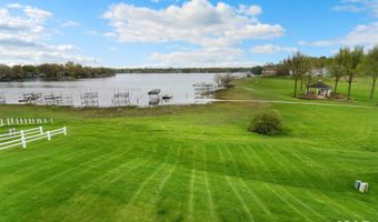40561 N Newport Dr, Antioch, IL 60002