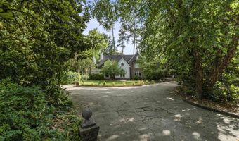 415 Pine St, Camden, SC 29020