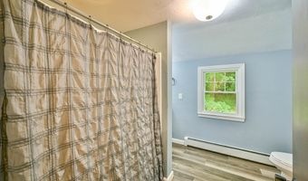 48 Central St, Auburn, MA 01501