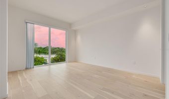 1020 SUNSET POINT Rd 213, Clearwater, FL 33755
