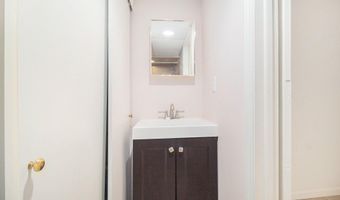 3620 Charter Pl, Ann Arbor, MI 48105