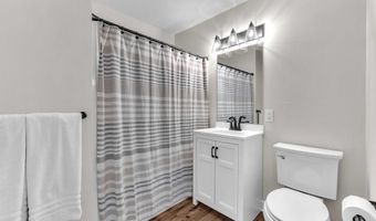 49 Rose St APT 109, Branford, CT 06405