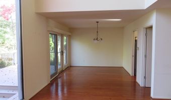 2134 Overlook Ct, Ann Arbor, MI 48103