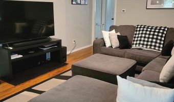 70 Ellsworth Dr, Bloomfield, CT 06002