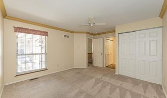817 Woodside Trails Dr, Ballwin, MO 63021