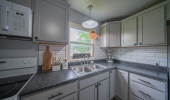 213 E Radio Ln, Arkansas City, KS 67005