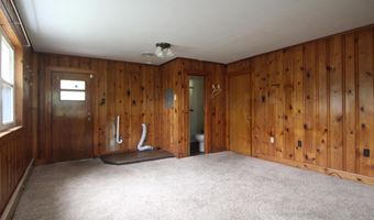 256 E Maple Ave, Alderson, WV 24910