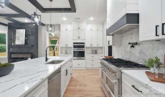 1106 Brookhurst Dr, Charlotte, NC 28205