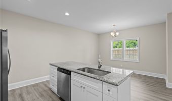822 Ducks Lndg, Aberdeen, NC 28315