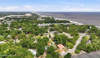 142 Kenmore Ave, Biloxi, MS 39531