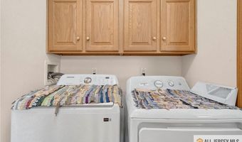 4 Jessie Ln, Avenel, NJ 07001