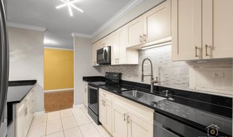 1615 E CENTRAL Rd 218C, Arlington Heights, IL 60005