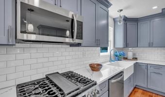 168 Leonardville Rd, Belford, NJ 07718
