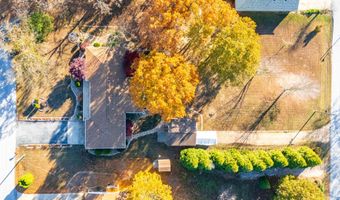 2007 Oakridge Dr, Ava, MO 65608
