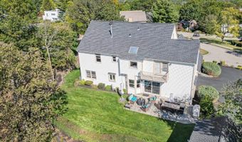 35 Rosenbrook Dr, Bayonne, NJ 07035