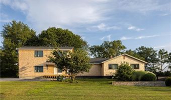 16 Sachuest Dr, Middletown, RI 02842