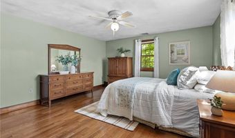 4 Karen Ln, Bristol, RI 02809