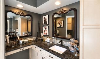 8140 134th St W, Apple Valley, MN 55124
