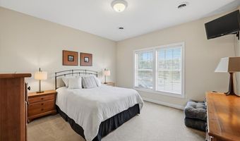 105 Morning Mist Dr, Aliquippa, PA 15001
