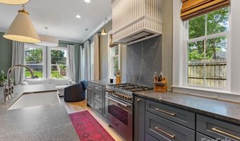 1614 Brook Rd, Charlotte, NC 28205