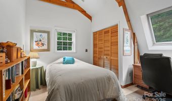 2767 Tanasee Gap Rd, Balsam Grove, NC 28708