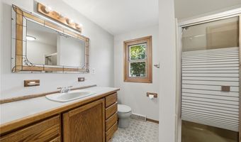 34 Crescent Dr, Akron, NY 14001