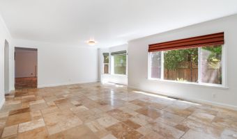 2318 S Hampton Cir, Santa Rosa, CA 95401