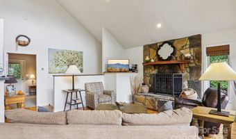 311 Jacks Knob Rd, Barnardsville, NC 28709